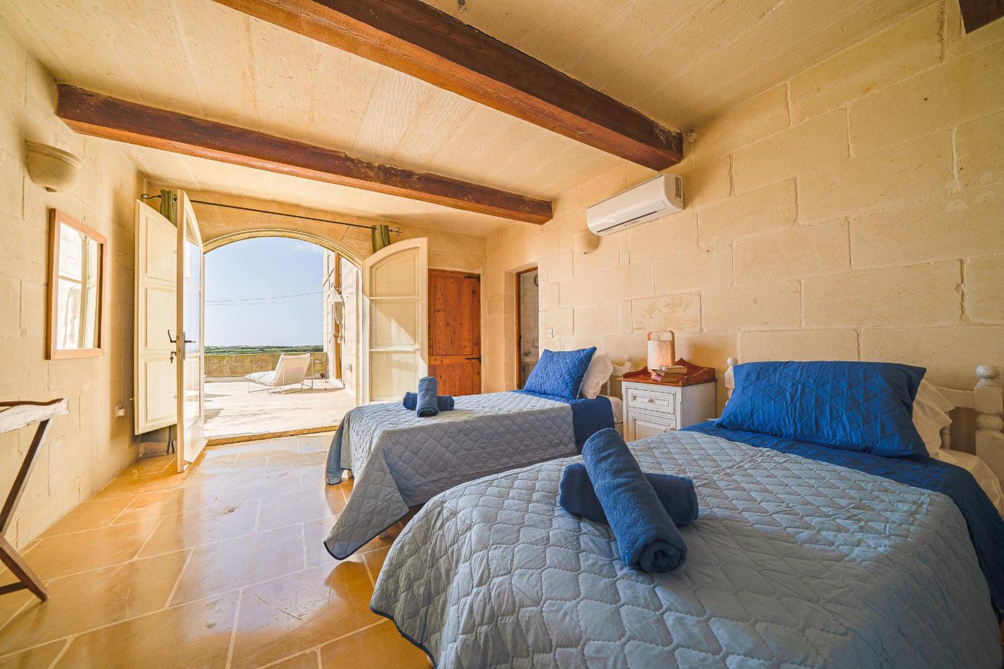 Lonza Gharb Farmhouse Esterno foto