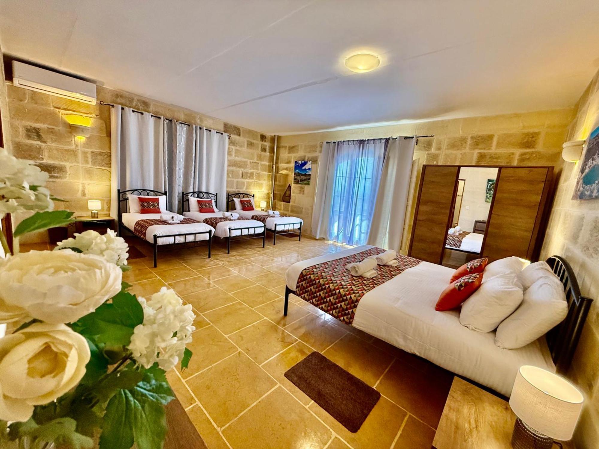 Lonza Gharb Farmhouse Esterno foto