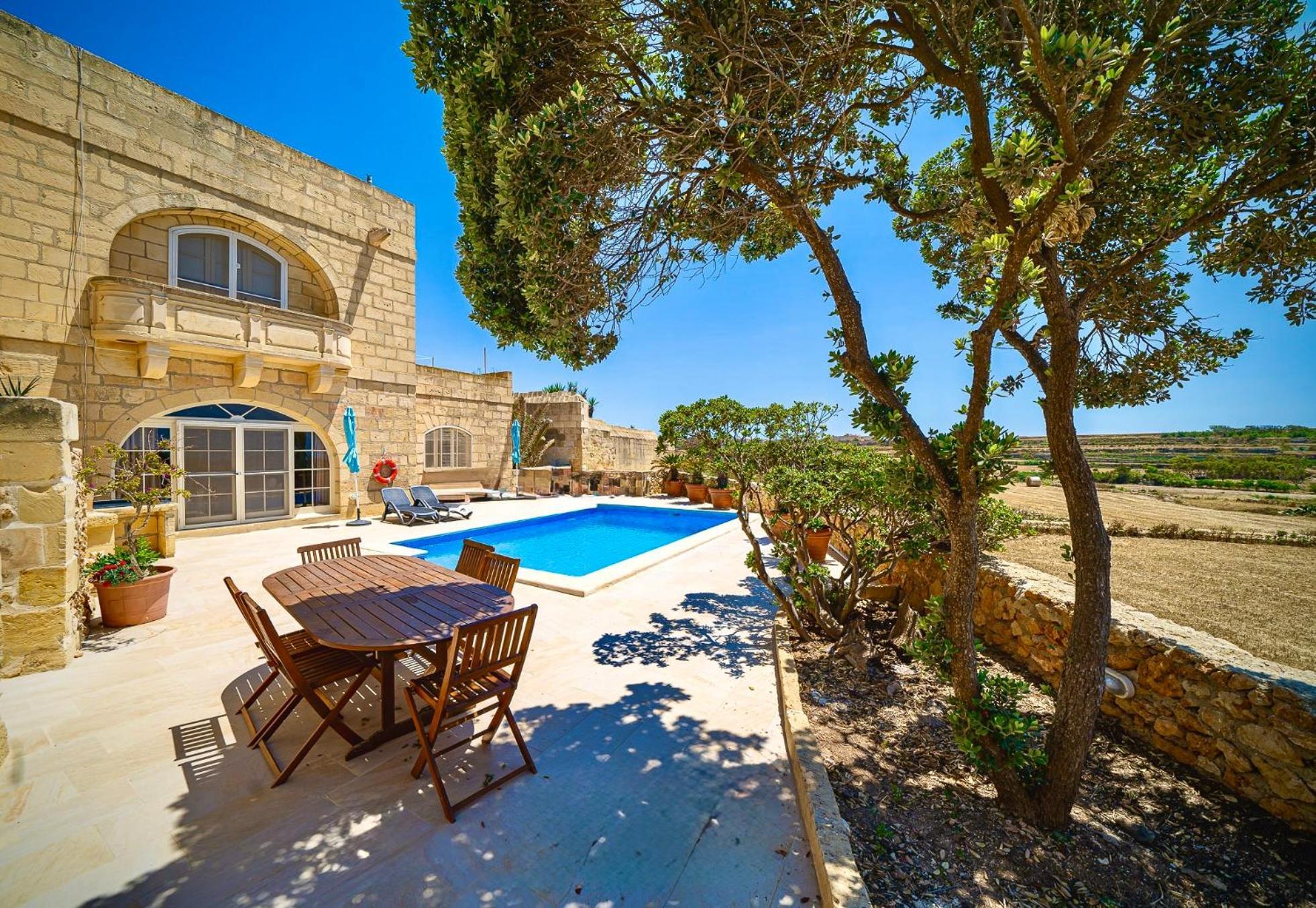 Lonza Gharb Farmhouse Esterno foto