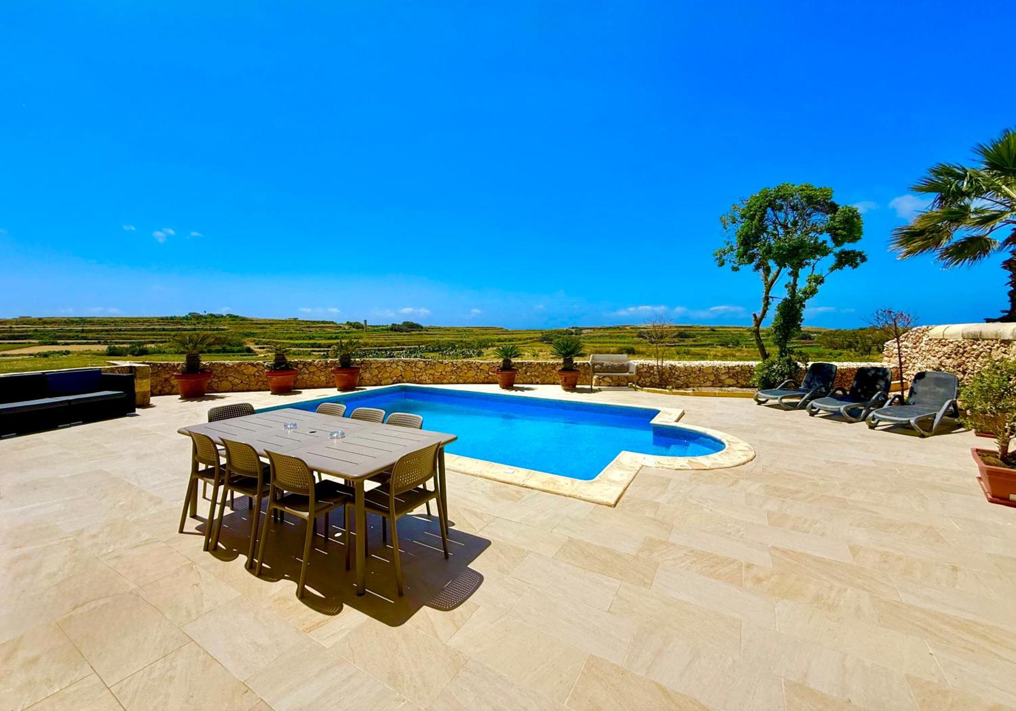 Lonza Gharb Farmhouse Esterno foto